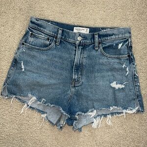 A&F The Cutoff Short High Rise (Curve Love)